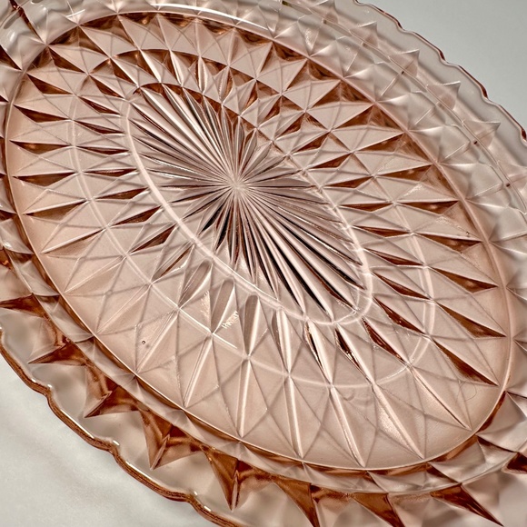🌸 Vintage Pink Pressed Glass Oval Serving Platter - Picture 2 of 4